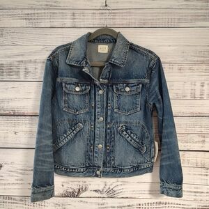AE 77 PREMIUM DISTRESSED JEAN JACKET SIZE Medium NWT